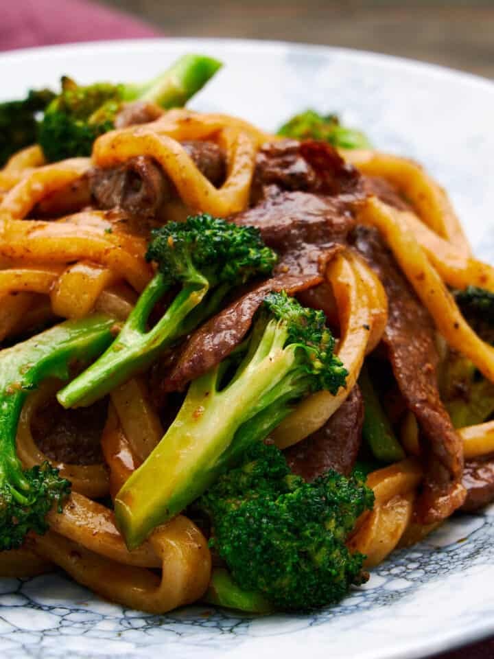 Thick chewy noodles glazed in oyster sauce stir-fried with beef and broccoli.
