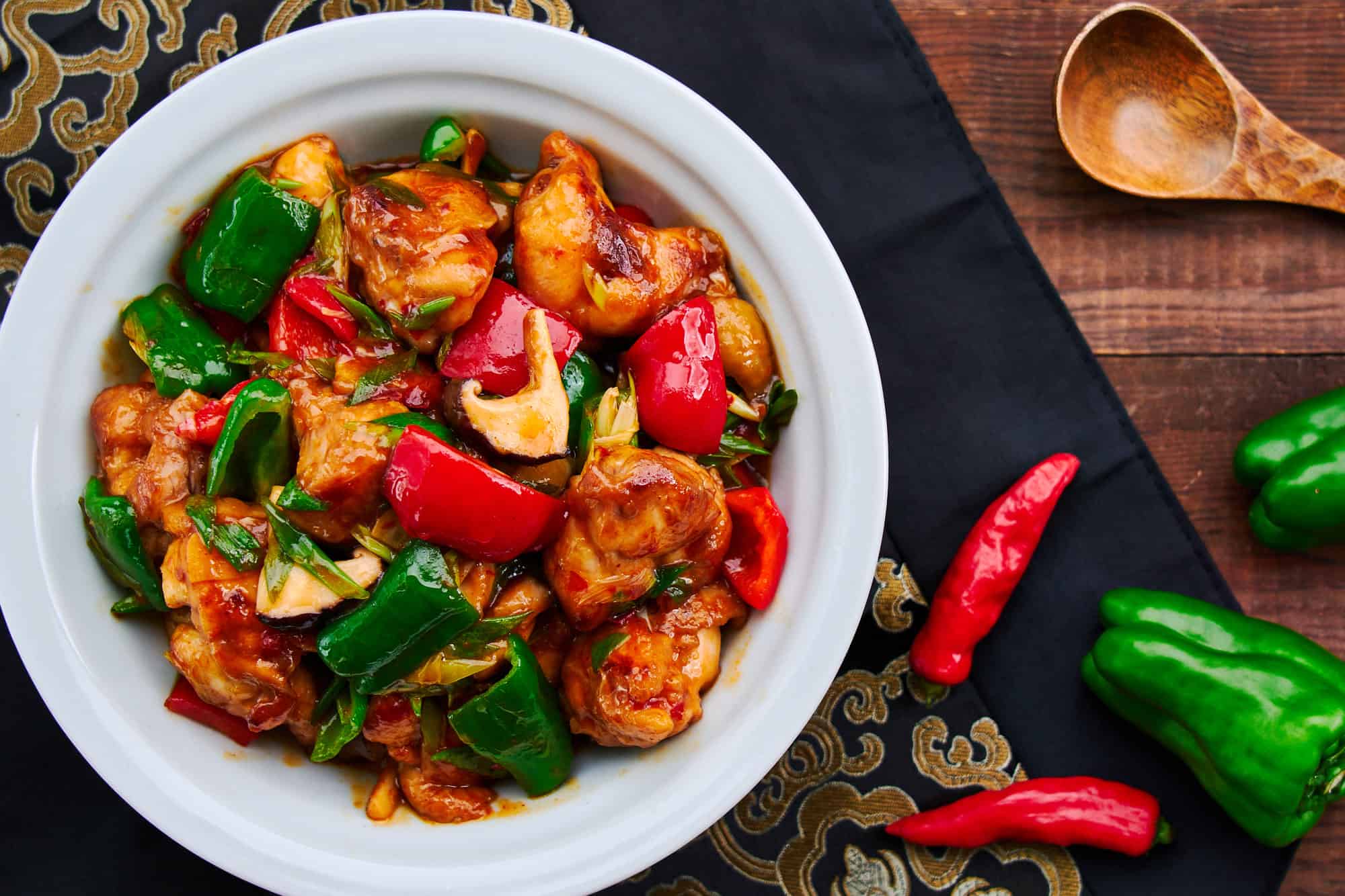 With juicy, flavorful hunks of marinated chicken and a vibrant medley of pepper, this Hunan chicken is a Chinese takeout classic that's easy to make at home.