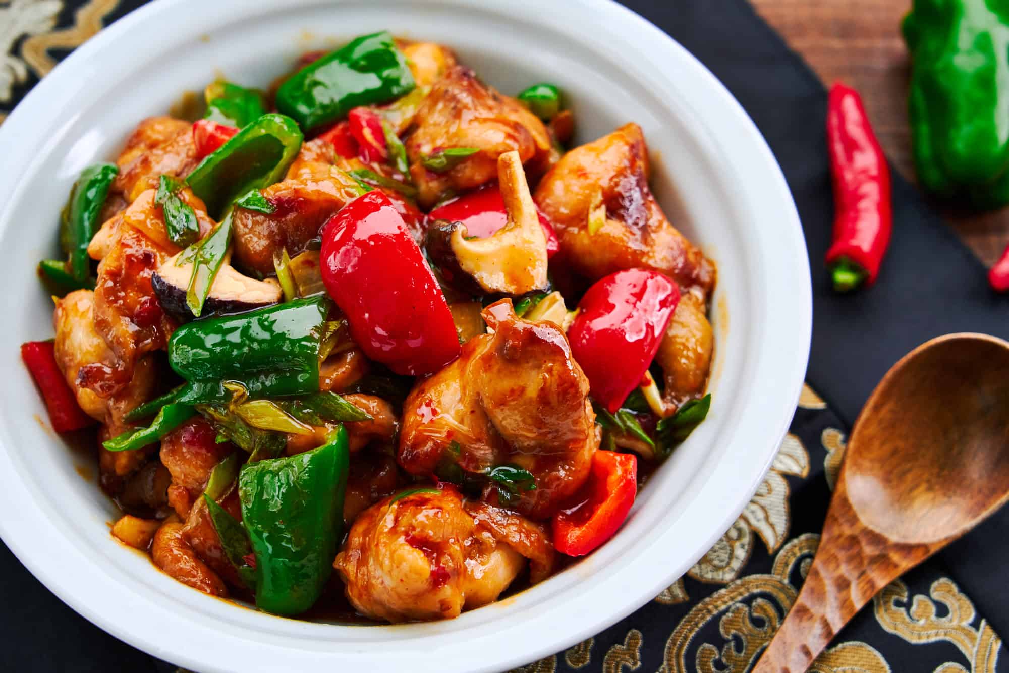 Spicy, tangy, and mildly sweet, Hunan Chicken is a Chinese-American classic loaded with tender chicken and vibrant veggies.