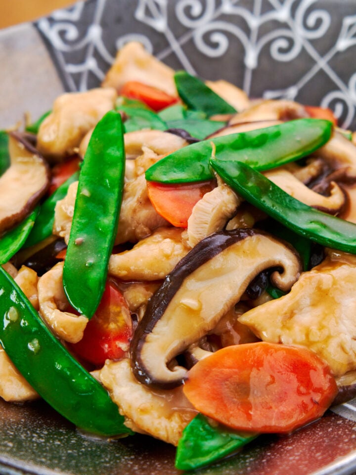 A 15 minute stir-fry made with chicken, mushrooms, carrots and sugar peas.